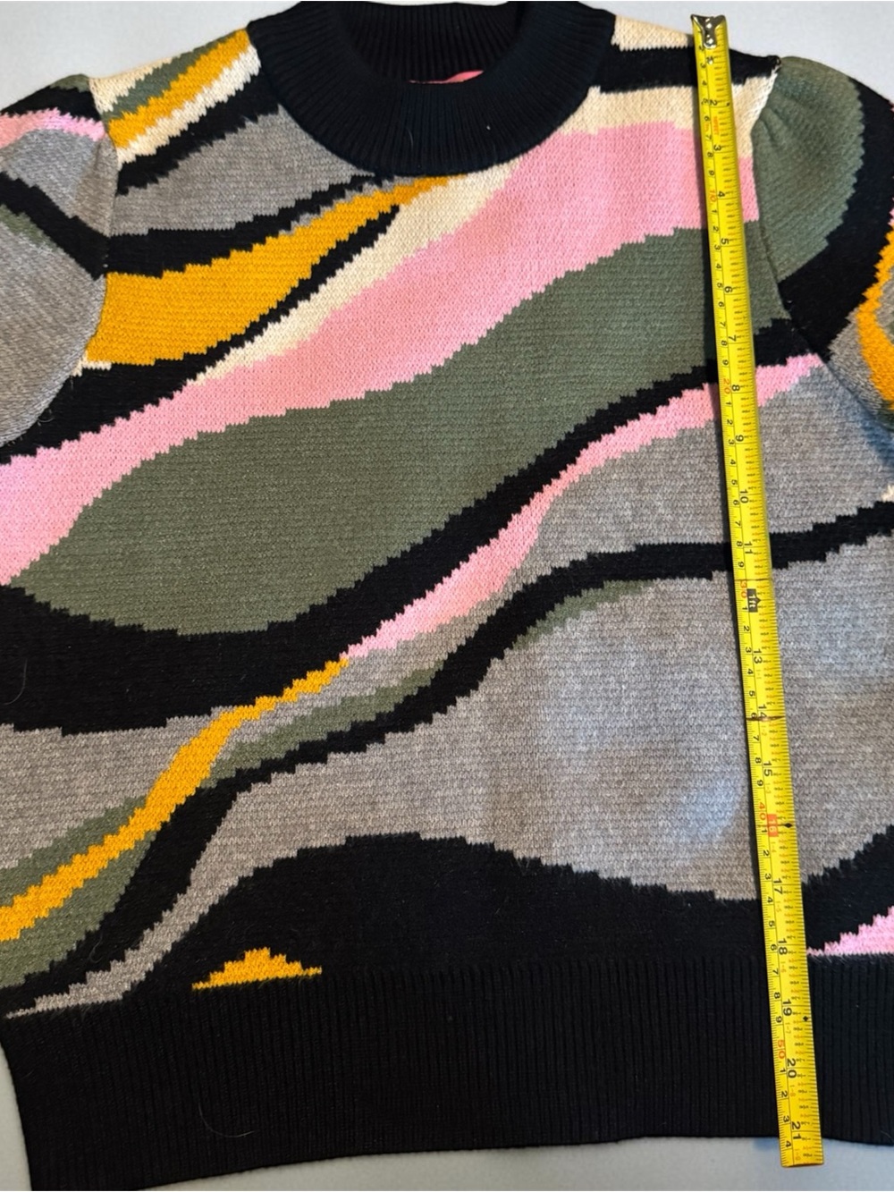 THML Multicolor Wave-Pattern Crewneck Sweater — Black, Pink, Olive & Mustard